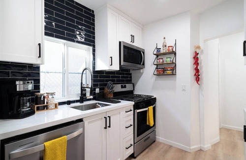 Logan Heights House | * Bueno Bueno Casita */7 min to Downtown/4 Bdr