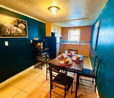 Russell House | Buffalo & Bourbon-1 Bed1 Bath Private Condo