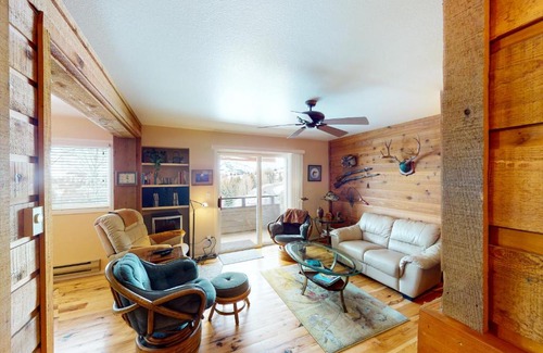 Elkhorn Village Apartment | Buffalo Charmer