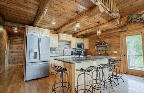 Alma Cabin | Buffalo County Log Cabin w Guesthouse and pool