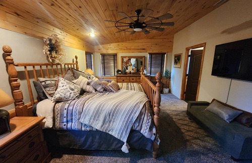 Ruidoso Cabin | Buffalo Lodge, a luxury cabin in the tall lines. Minutes from downtown Ruidoso