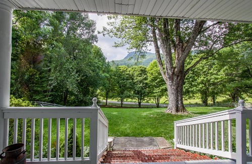 West Jefferson House | Buffalo Tavern Bed and Breakfast, Madam's Room