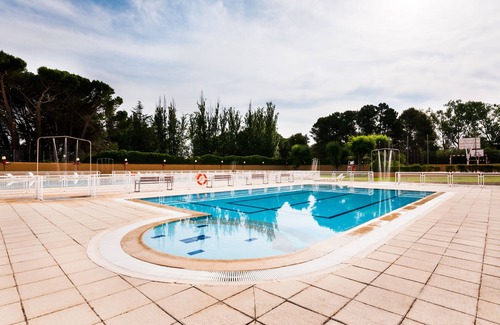 Santa Marta de Tormes RV Rental | Bugalows camping Regio