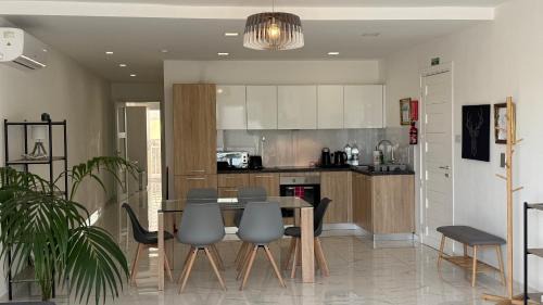 Bugibba Apartment | Bugibba modern spacious 2 bedroom apartment with parking