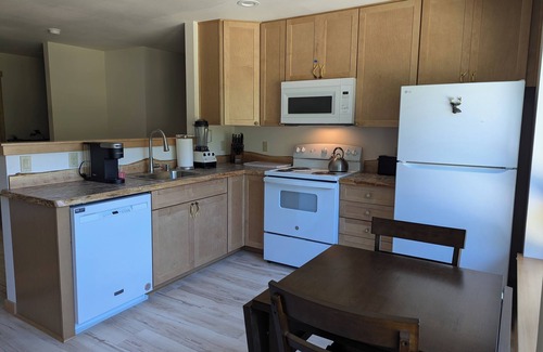 Packwood Apartment | Bugling Elk Bungalow: Cozy apartment with two queen beds in enchanting Packwood