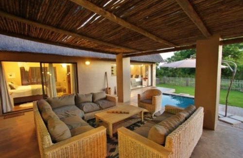 Hoedspruit House | Buhala @ 411