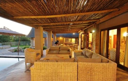 Hoedspruit House | Buhala @ 411