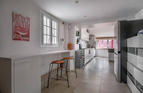 Espelette House | Built 1610, Renovated 2022 Stroll to Town Pool Parking