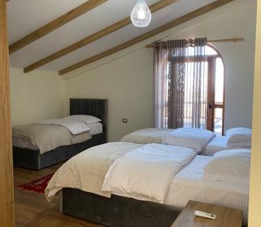 Mat District House | Bujtina Çupa
