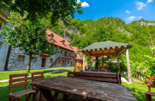 Theth House | Bujtina Berishta Theth