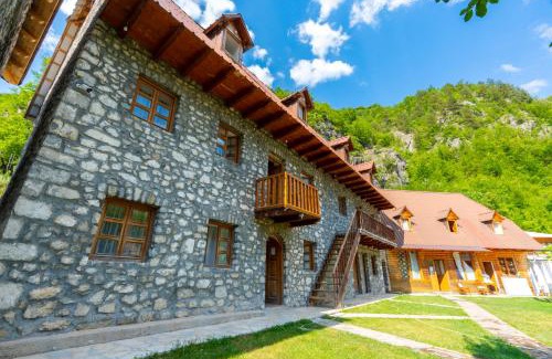 Theth House | Bujtina Berishta Theth