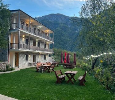 Theth House | Bujtina Ziçi