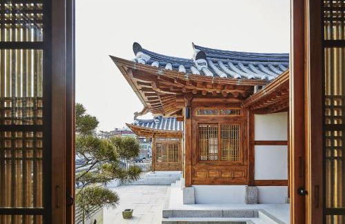 Gahoe-dong Hotel | Bukchon Binkwan by Rakkojae