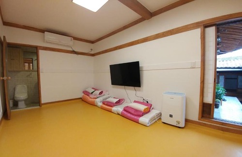Samcheong-dong House | Bukchon Sosunjae Guesthouse