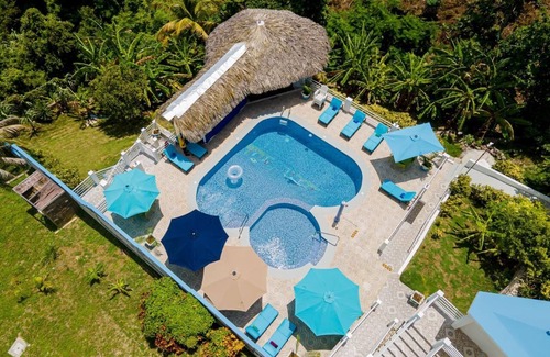 Whitehouse Villa | Buki Ocean View- δύο, 5 B/R, Sleeps 12, with Chef