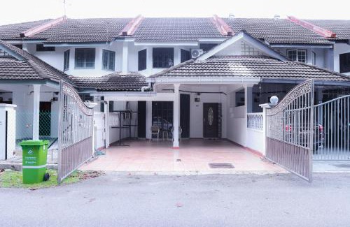 Kuantan House | Bukit Setongkol Resident LKNP by AHM Home