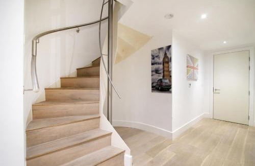 Covent Garden Apartment | Bull Inn Court - Walking distance to Covent Garden Square