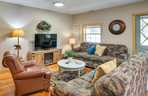 Cedarcreek House | Bull Shoals Lake Home with Porch - Steps to Water!