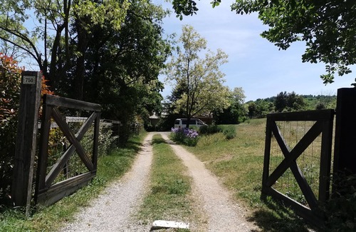 Charmes-sur-l'Herbasse Apartment | Bulle de nature- typical Drôme des collines gîte