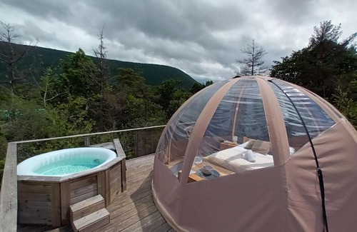 Champfromier Other | Bulle en bois sous les étoiles