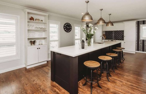 New Plymouth House | Buller Noire - luxury New Plymouth oceanview home