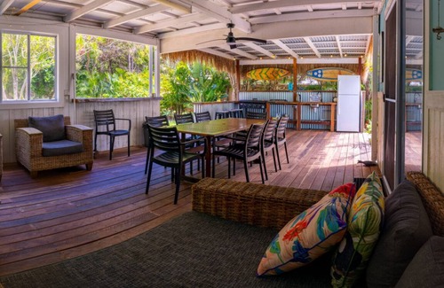 Brisbane Waterfront House | Bulwer Beach House - On the front