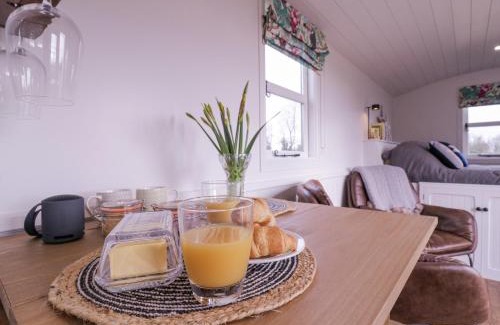 Whepstead House | Bumble's Retreat