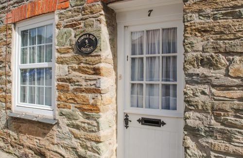 Salcombe House | Bumblebee Cottage