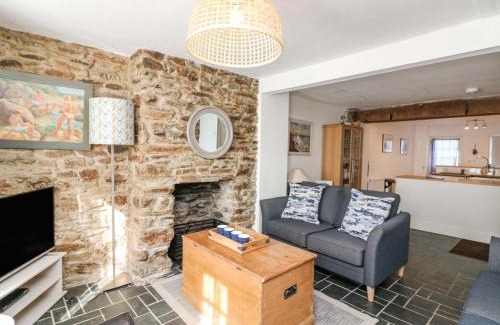 Salcombe House | Bumblebee Cottage