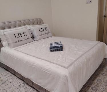 Kampung Pondok Villa | Bumiemas Villa - 2 BEDROOM