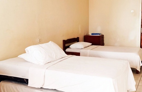 Pelabuhan Ratu Bed & Breakfast | Bunga Ayu Seaside Resort