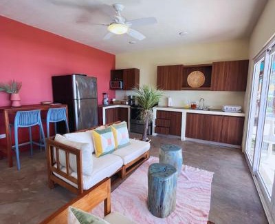 Chisec House | BungaLoose Casa Jaws Oceanfront