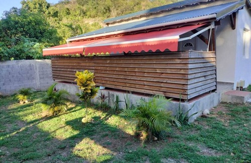 Bas Vent House | Bungalow à Deshaies à 5 min de la Plage