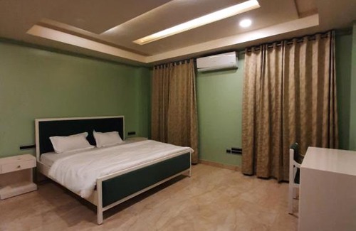 Malviya Nagar House | Bungalow 29 - Near World Trade Park