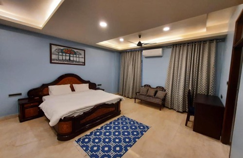 Malviya Nagar House | Bungalow 29 - Near World Trade Park
