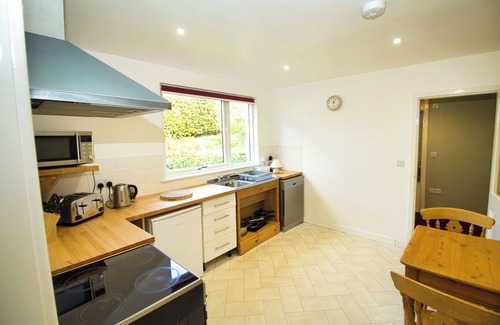 Berwick-upon-Tweed Cottage | Bungalow - 4 Beds 2 Baths - Dog Friendly - Walks