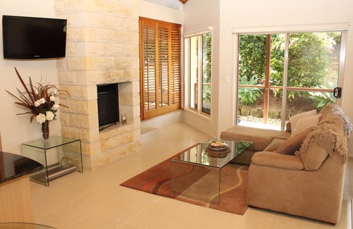 Carool House | Bungalow 6 - located at Gold Coast Hinterland