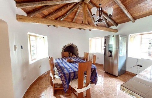 Pisac Ski Chalet | Bungalow Arkupunkuwasi vista a montañas