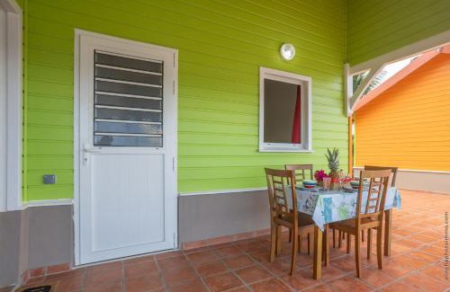 Sainte-Marie House | Bungalow avec piscine au cœur de la campagne Vert