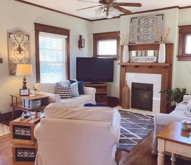 Lexington House | Bungalow Bills Cozy and convenient to Rupp Arena UK Horse Park and Keeneland