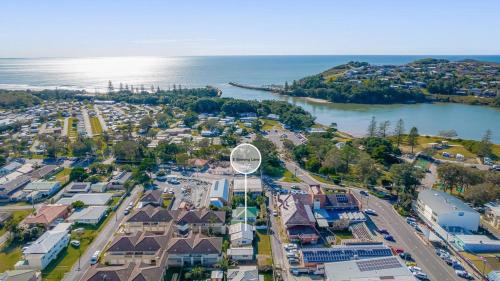 Evans Head House | Bungalow Blue - 8 Illawong Lane