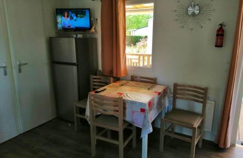 Condrieu House | Bungalow charmant à Condrieu avec piscine partagée conviviale