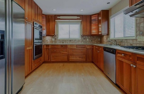 Delta House | Bungalow close to beach, Tsawwassen Town Centre Mall, Victoria Ferry Terminal