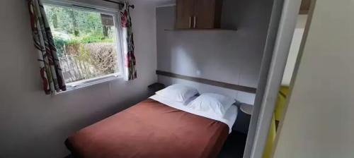 Saint-Cheron House | Bungalow confortable à Saint-Chéron avec piscine