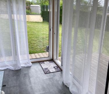 Beaulieu - Montchovet - Marandiniere Apartment | Bungalow dans le jardin