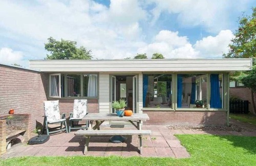 Warmenhuizen House | Bungalow for 4 guests with 60m² in Warmenhuizen (86763)