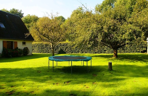Saint-Pierre-le-Vieux House | Bungalow in France near Castle & Hiking Trails