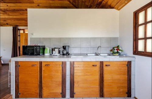 Moorea-Maiao House | Bungalow Hiana - vue lagon avec plage privée