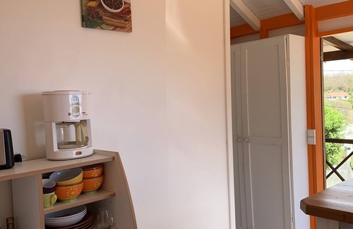Bouillante House | Bungalow in a quiet corner with sea view
