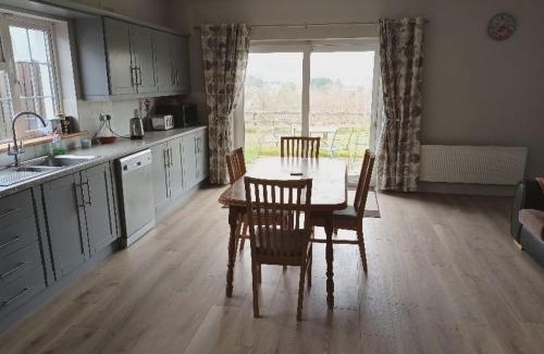 Baltinglass Apartment | Bungalow in Baltinglass